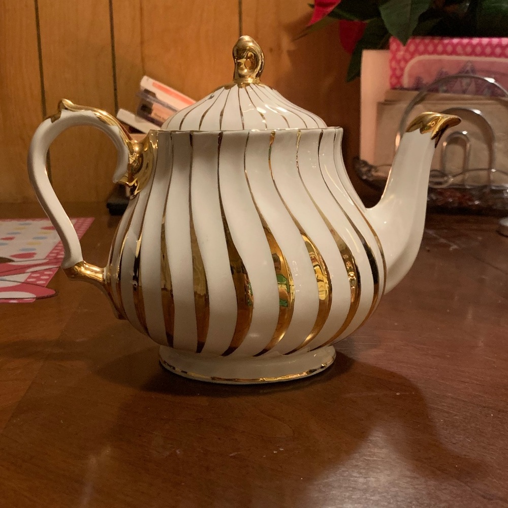 Vintage Sadler England teapot